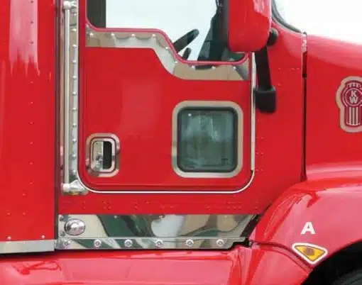 Kenworth T660 Fender Light Trim