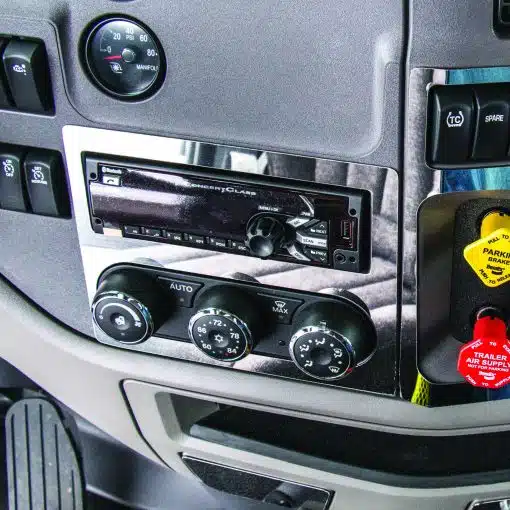 Peterbilt 567/579 Radio/HVAC Trim