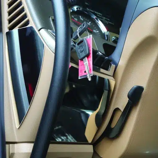Kenworth T680 Under Ignition Trim