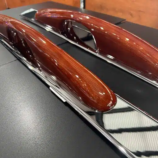 Peterbilt 2002+ Wood Armrest with Chrome Window Sill