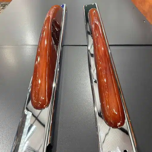 Peterbilt 2002+ Wood Armrest with Chrome Window Sill - Image 2
