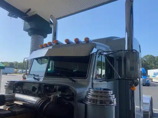 Peterbilt Bus Glass Windshield Kit - Image 3