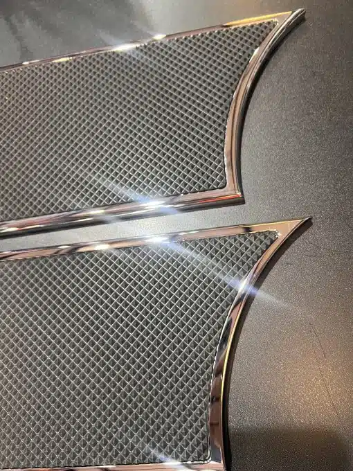 Chrome 24" Swoop Style Step Plate - Image 3