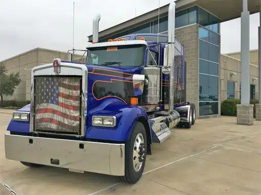 Kenworth W900L Old Glory Bug Screen