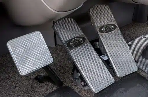 Peterbilt 359 1986-1993 Classic Diamond Fine-Cut Billet Pedal Set - Image 5