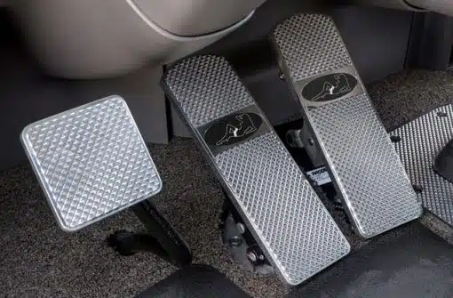Peterbilt 359 1986-1993 Classic Diamond Fine-Cut Billet Pedal Set - Image 3