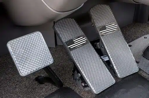 Peterbilt 359 1986-1993 Classic Diamond Fine-Cut Billet Pedal Set