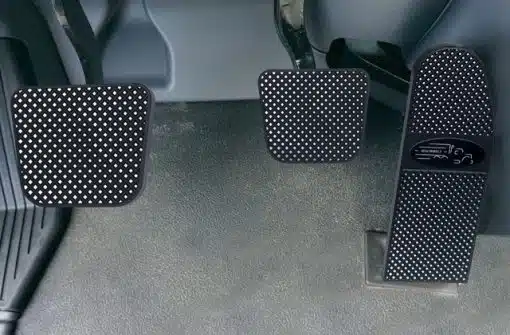 Peterbilt 579 2014+ Classic Black Diamond Fine-Cut Billet Pedal Set