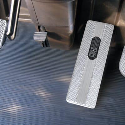 Kenworth 2007+ Classic Diamond Fine-Cut Billet Pedal Set