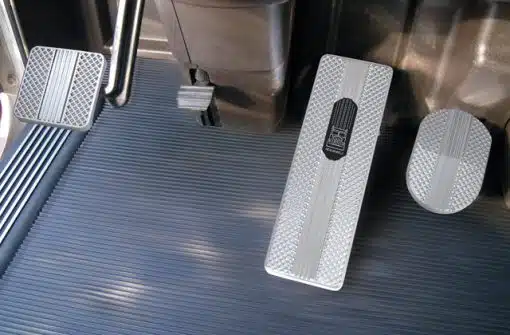 Kenworth 2007+ Classic Diamond Fine-Cut Billet Pedal Set
