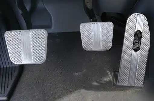 Kenworth T680 & T880 Classic Diamond Fine-Cut Billet Pedal Set