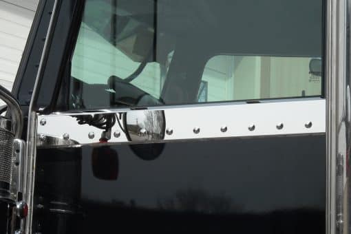Peterbilt 2006+ Under Window Door Trim