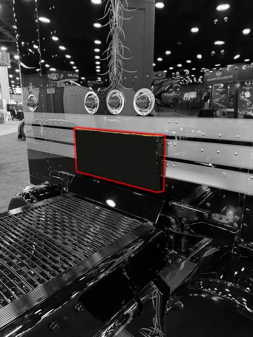 Peterbilt 589 & 567 1 Piece Sleeper Vent Cover