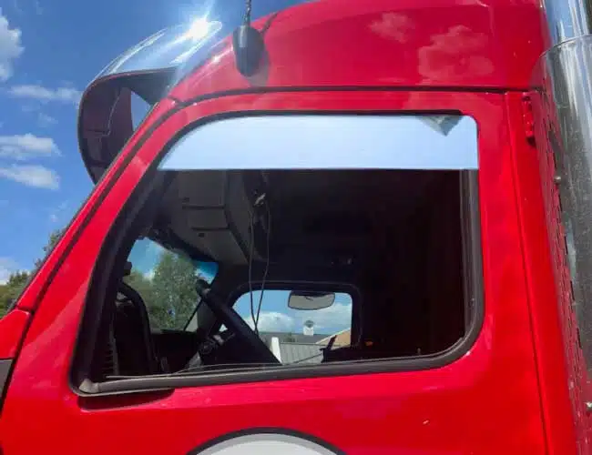 Peterbilt 579 Ultraloft 5" Chop top